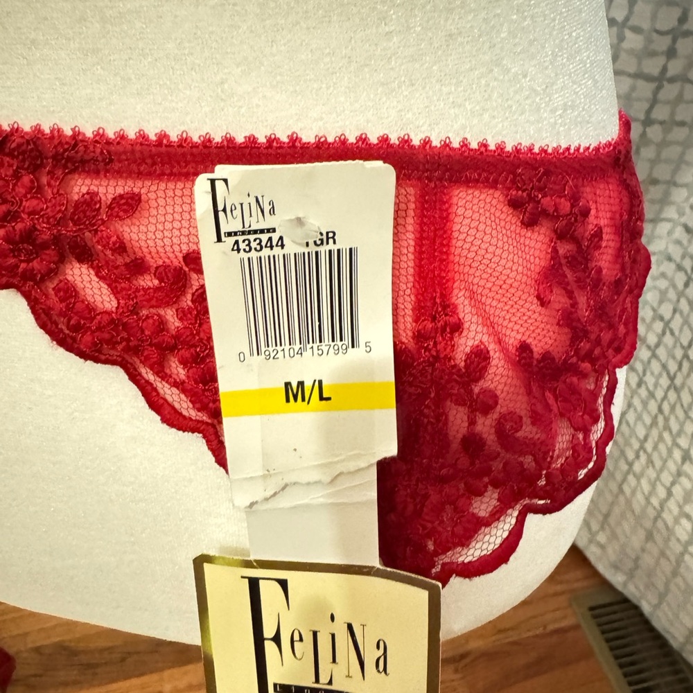 Felina Scarlet Lace Garter Belt - Picture 2 of 7
